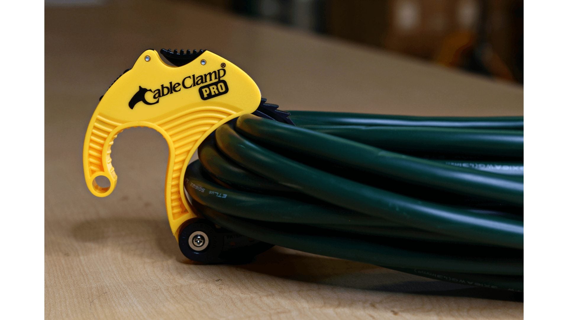 Cable Clamp® PRO Medium Gul/sort - Cableclamp.no